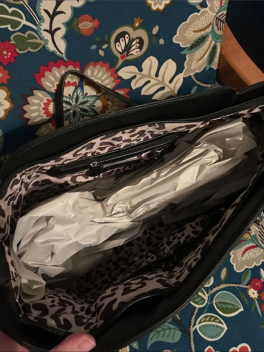 Jessica Simpson Black & White Chain-Handle Tote Bag - Stylish Women's Handbag